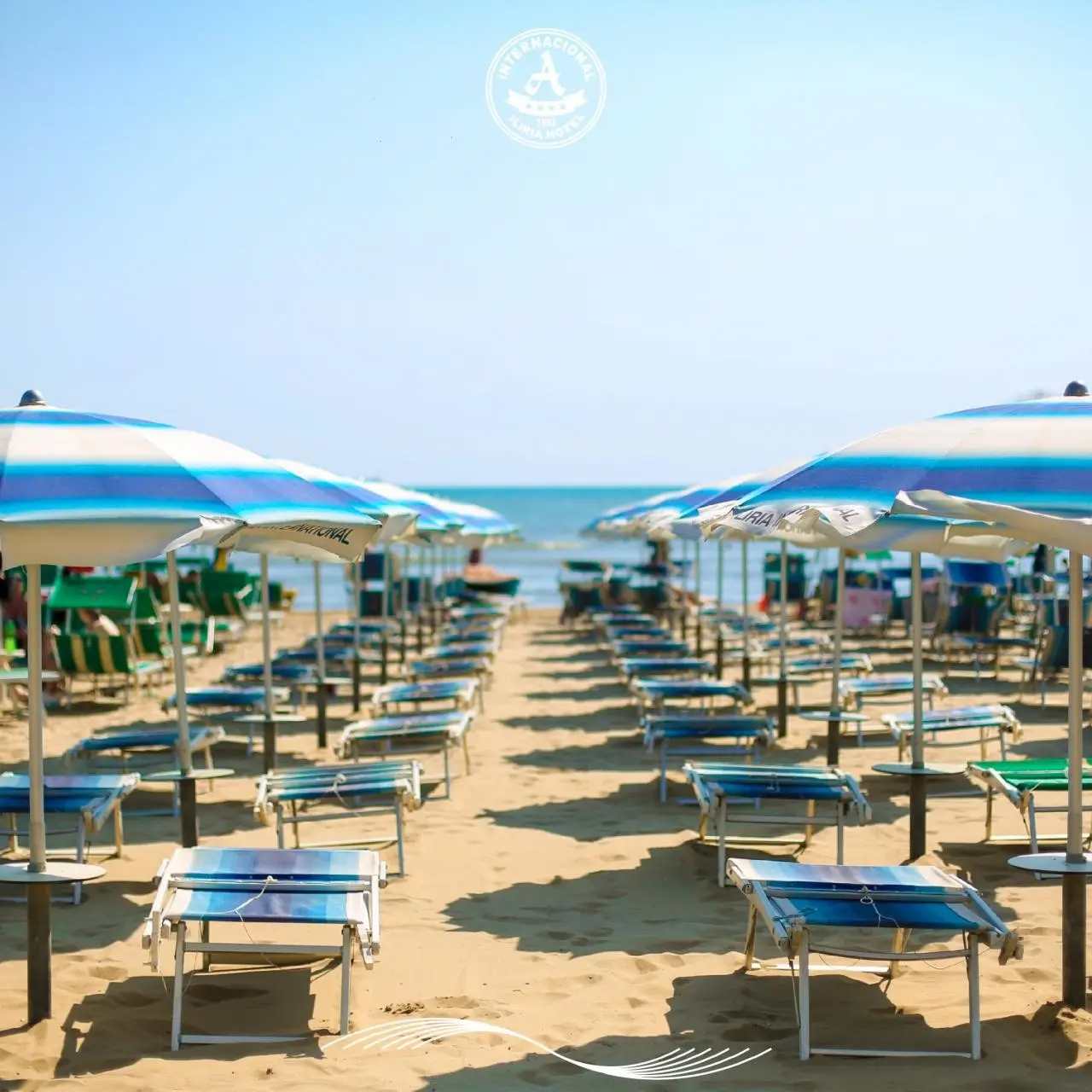 Plaża przy hotelu Iliria Internacional Hotel