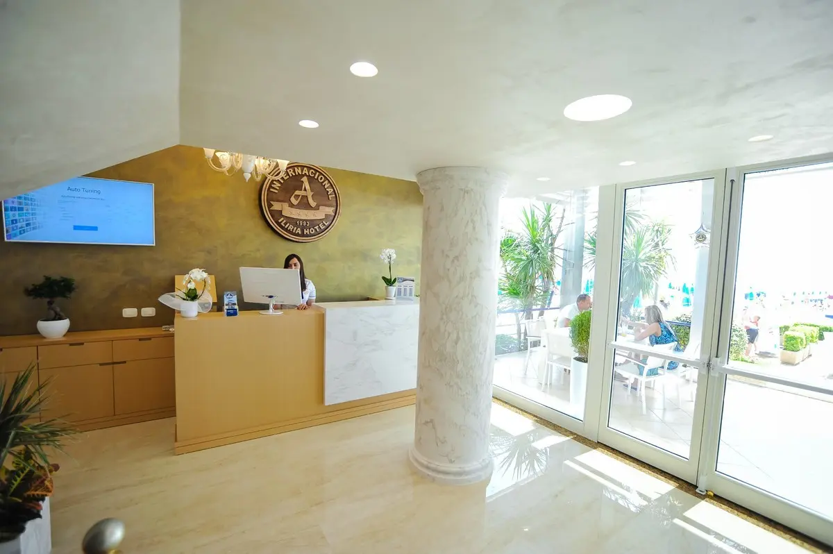 Lobby hotelu Iliria Internacional Hotel