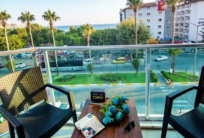 Widok z hotelu Kleopatra Blue Hawaii