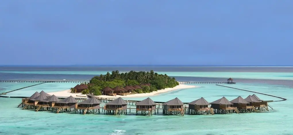 Komandoo Island Resort & Spa — KOMANDOO ISLAND RESORT & SPA