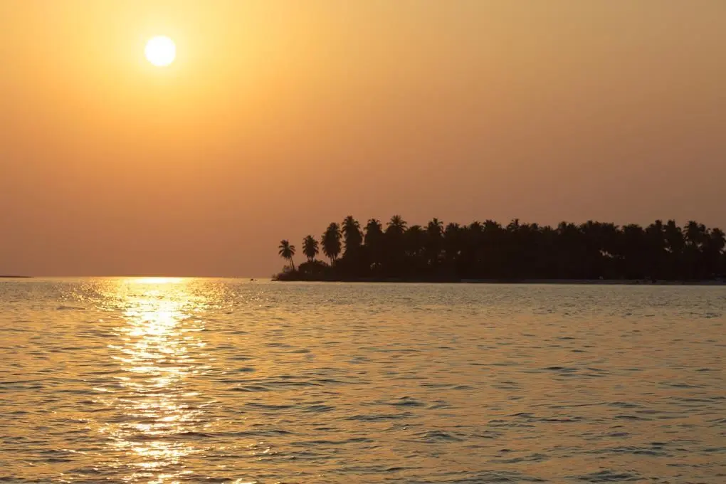 Komandoo Island Resort & Spa — KOMANDOO ISLAND RESORT & SPA