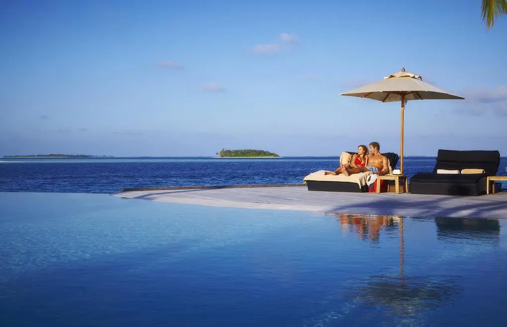 Komandoo Island Resort & Spa — KOMANDOO ISLAND RESORT & SPA