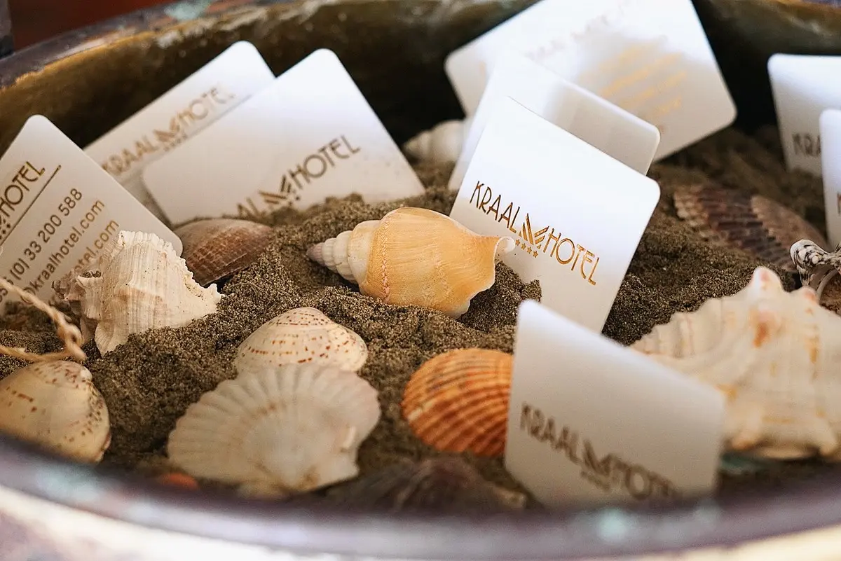 Kraal Hotel — KRAAL