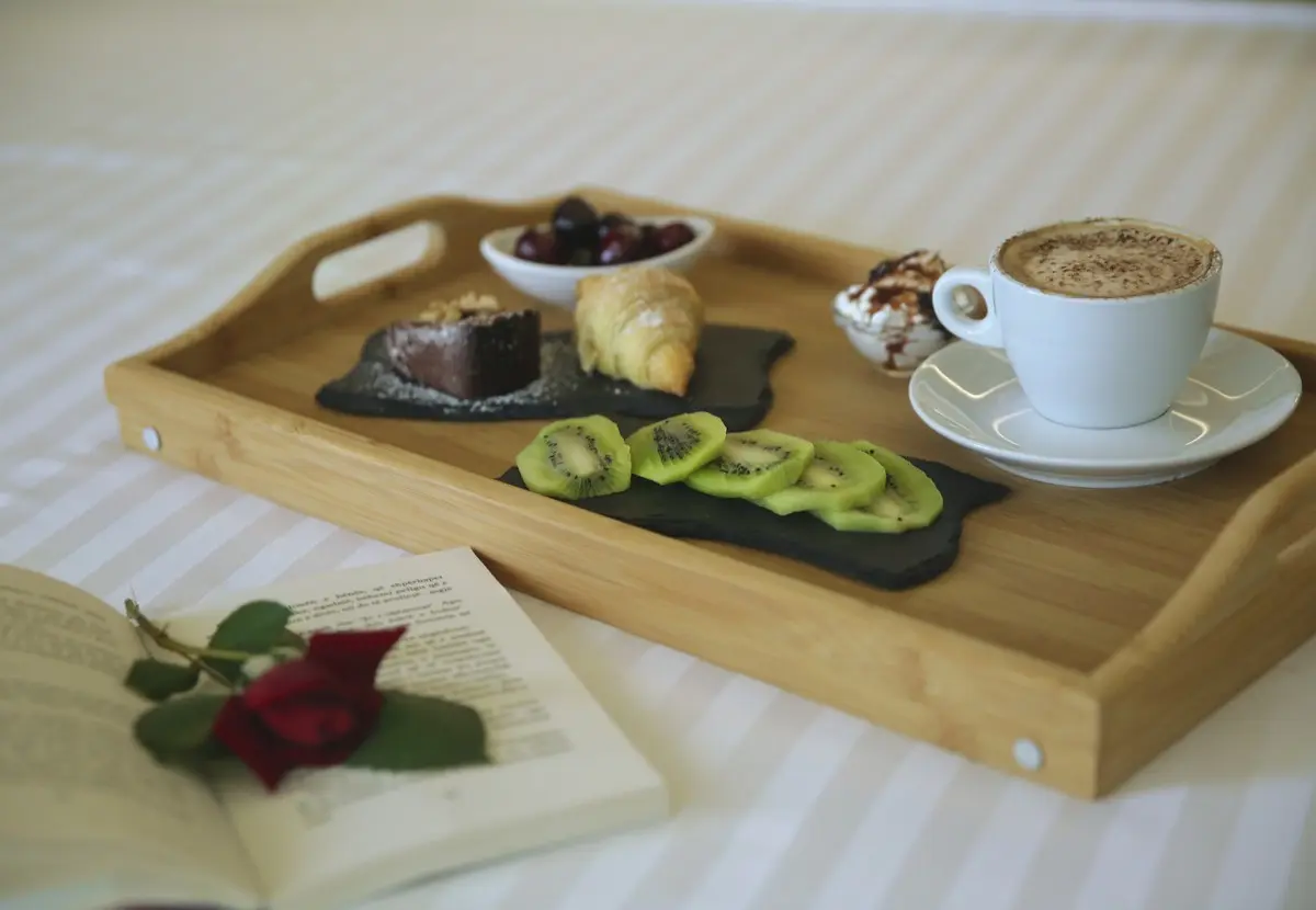 Kraal Hotel — KRAAL