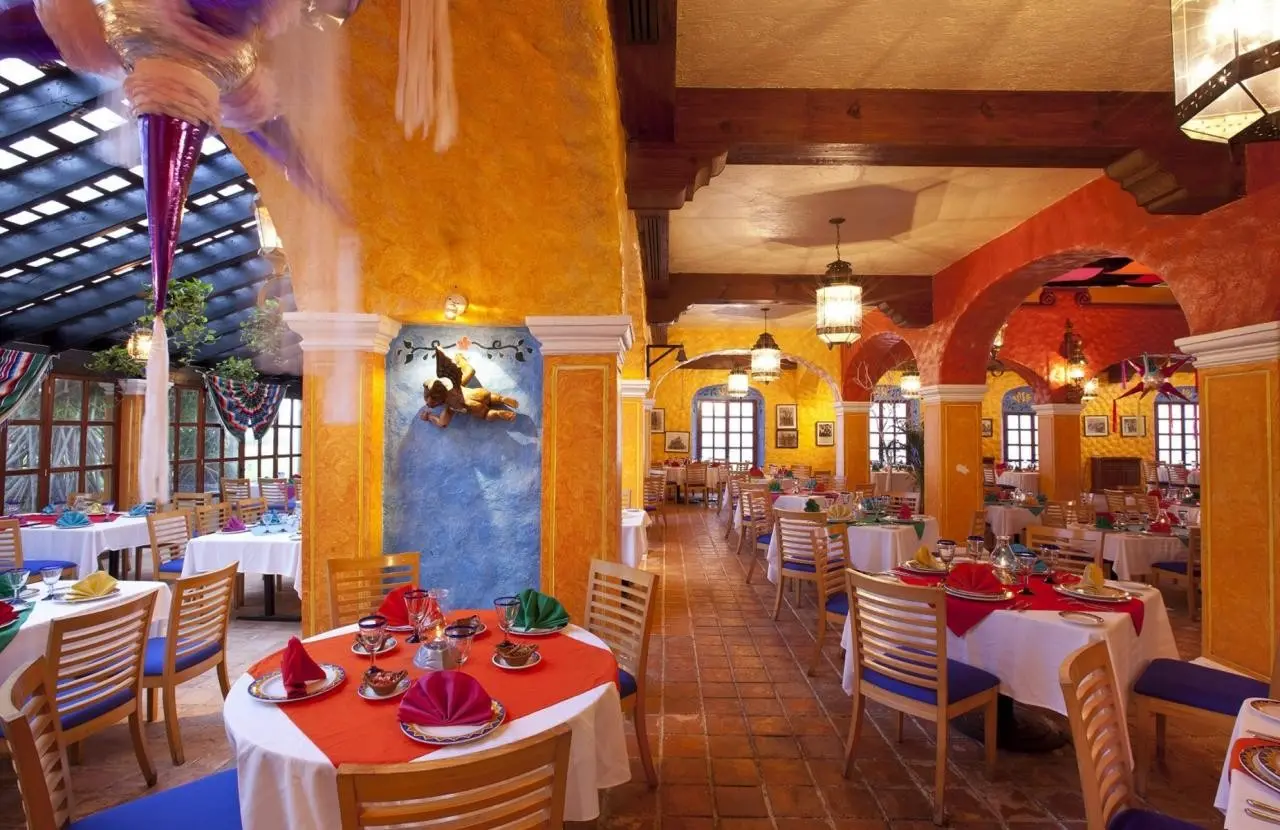 Restauracja i jedzenie w hotelu Krystal Grand Cancun All Inclusive
