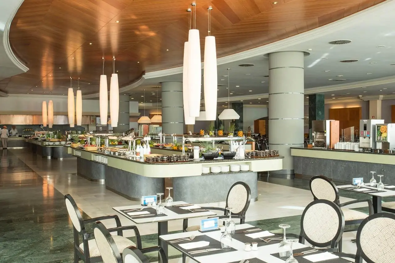 Restauracja i jedzenie w hotelu Landmar Costa Los Gigantes