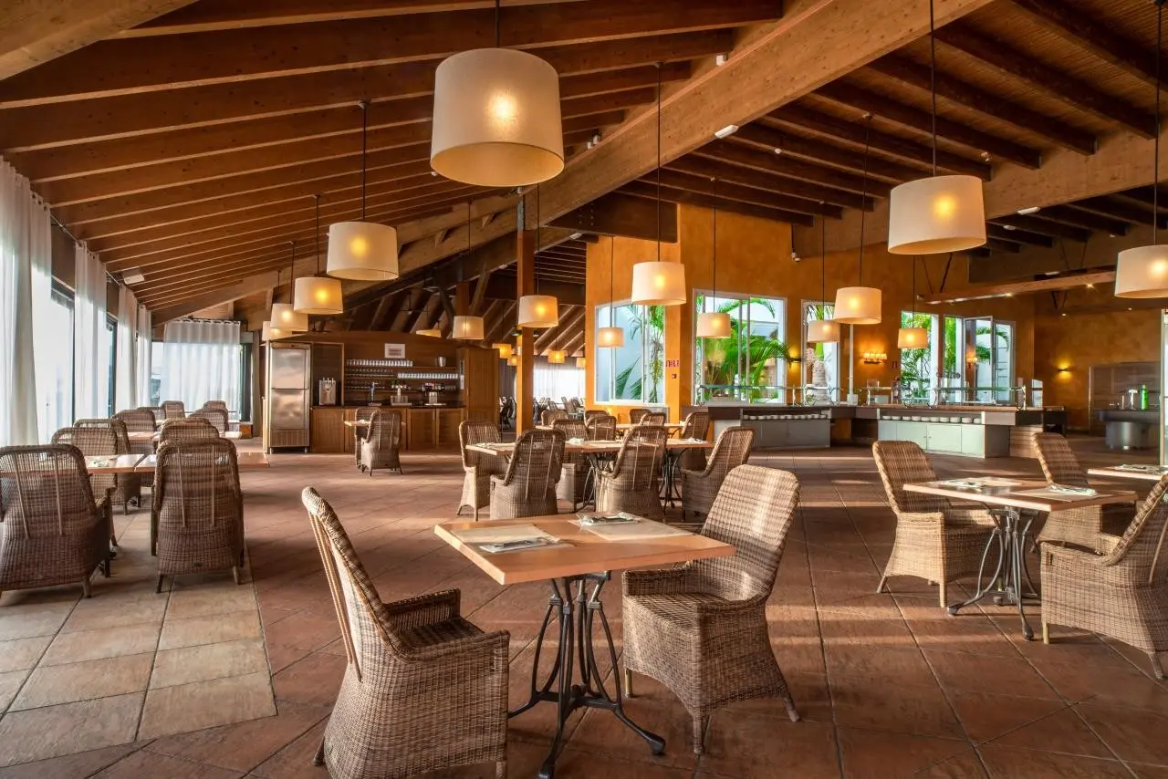 Restauracja i jedzenie w hotelu Landmar Costa Los Gigantes