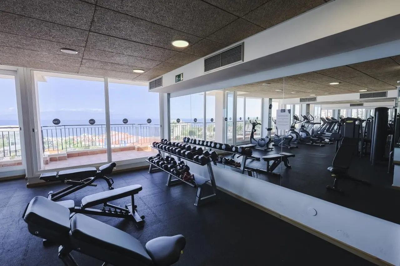 Siłownia w hotelu Landmar Costa Los Gigantes