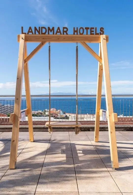 Plaża przy hotelu Landmar Costa Los Gigantes