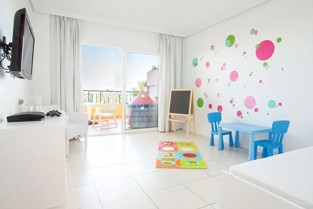 Atrakcje dla dzieci w hotelu Landmar Costa Los Gigantes