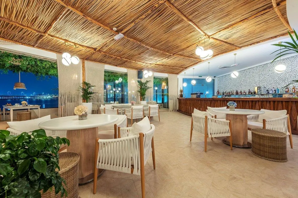 Le Meridien Abu Dhabi — LE MERIDIEN ABU DHABI