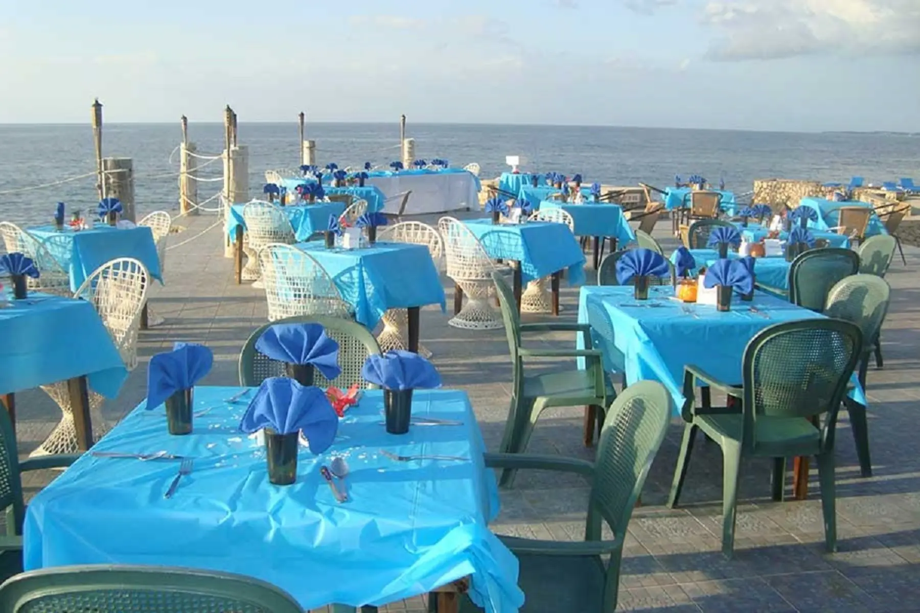 Plaża przy hotelu Legends Beach Resort
