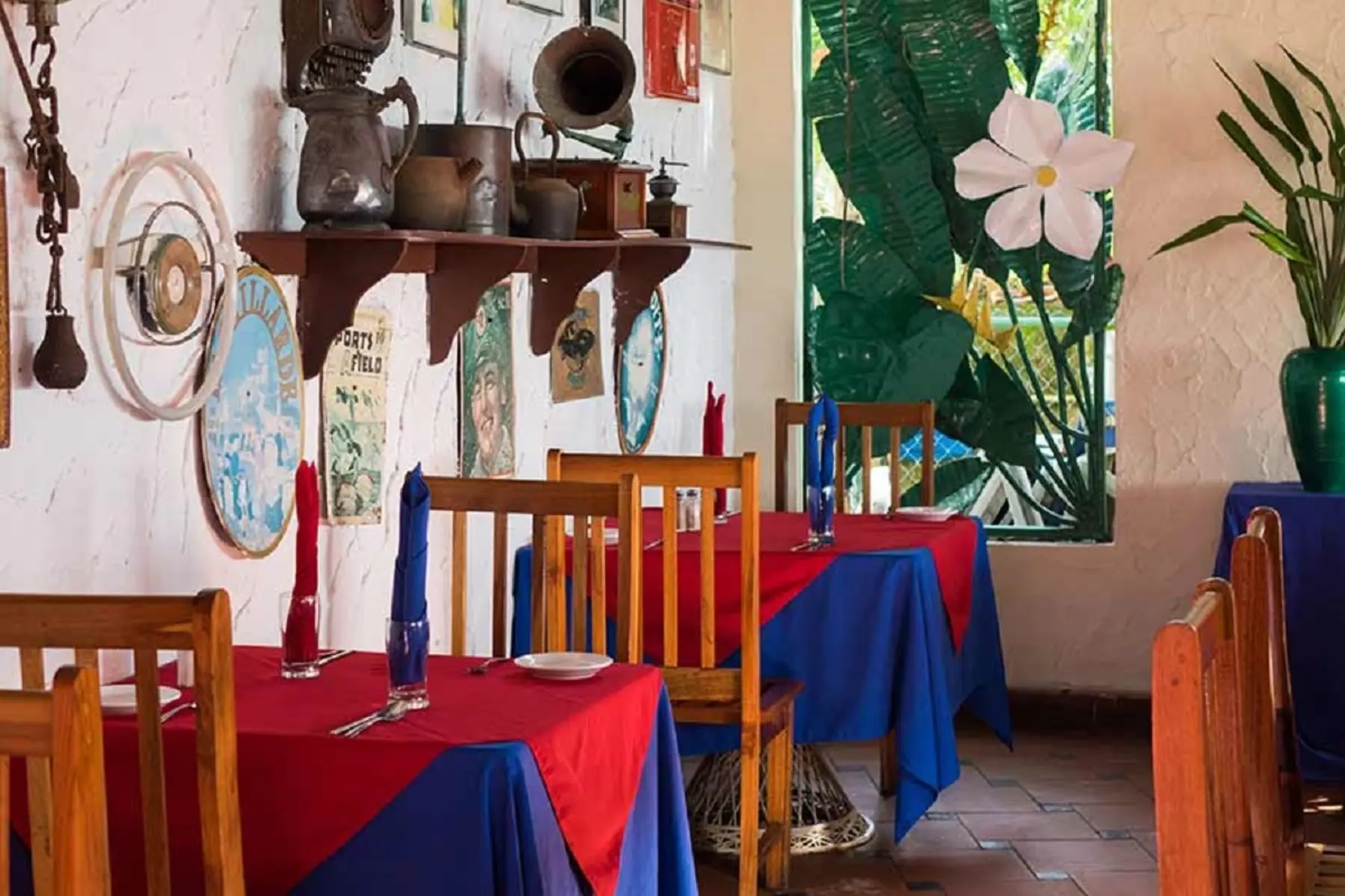 Restauracja i jedzenie w hotelu Legends Beach Resort