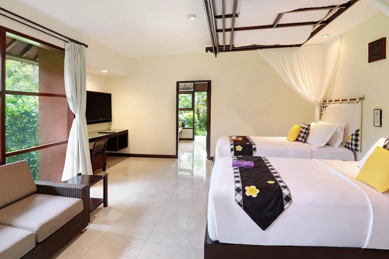 Legian Beach Hotel — LEGIAN BEACH HOTEL