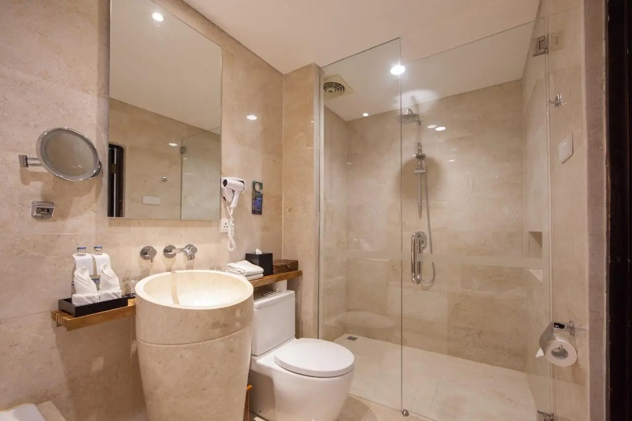 Legian Beach Hotel — LEGIAN BEACH HOTEL