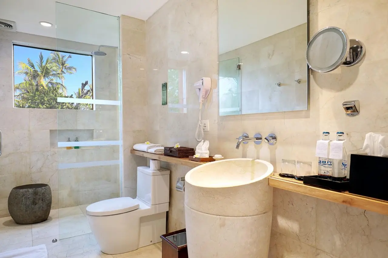 Legian Beach Hotel — LEGIAN BEACH HOTEL