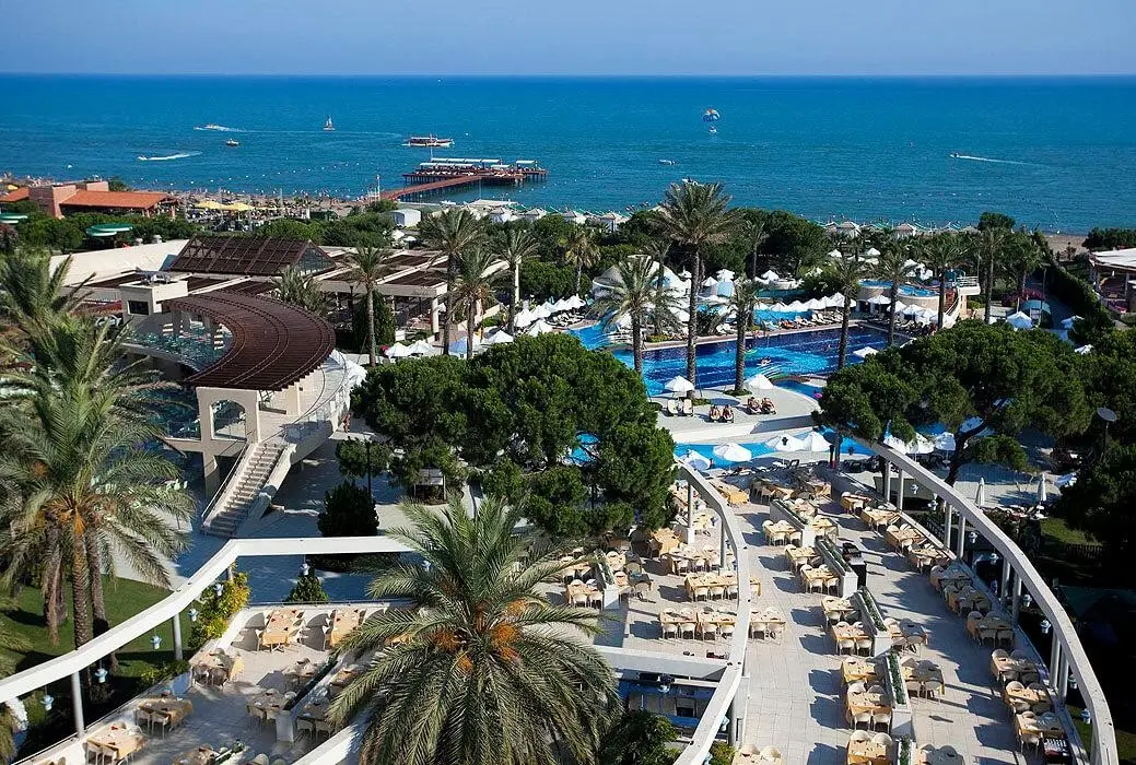 Basen w hotelu Limak Atlantis