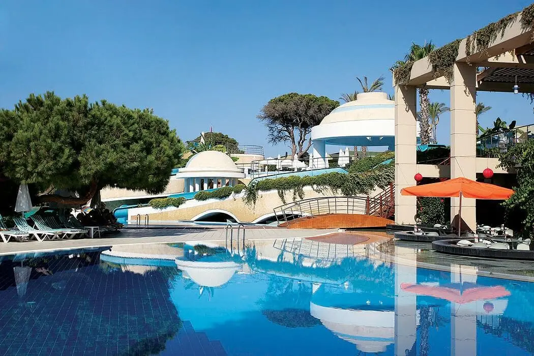 Basen w hotelu Limak Atlantis