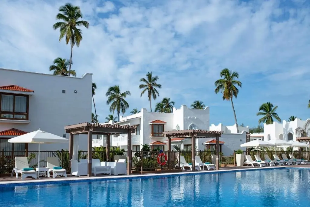 Basen w hotelu Lux Marijani Zanzibar
