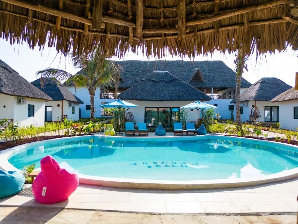Basen w hotelu Lux Marijani Zanzibar
