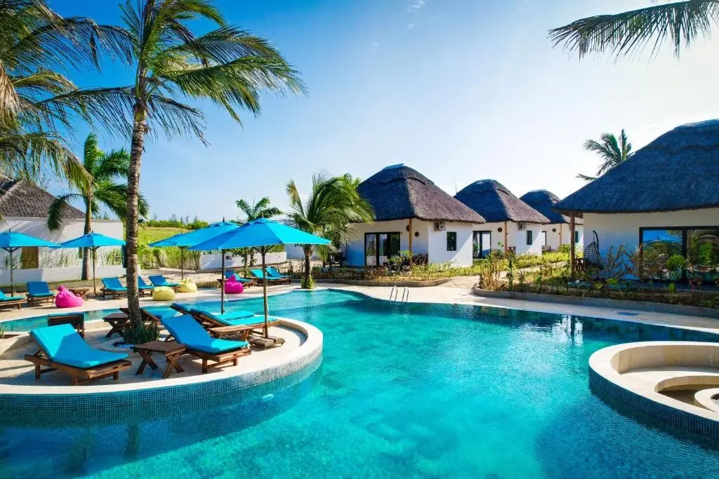 Basen w hotelu Lux Marijani Zanzibar