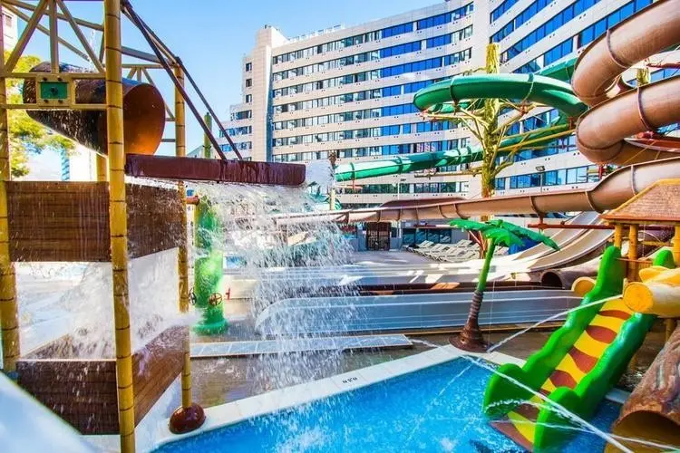 Basen w hotelu Magic Aqua Rock Gardens