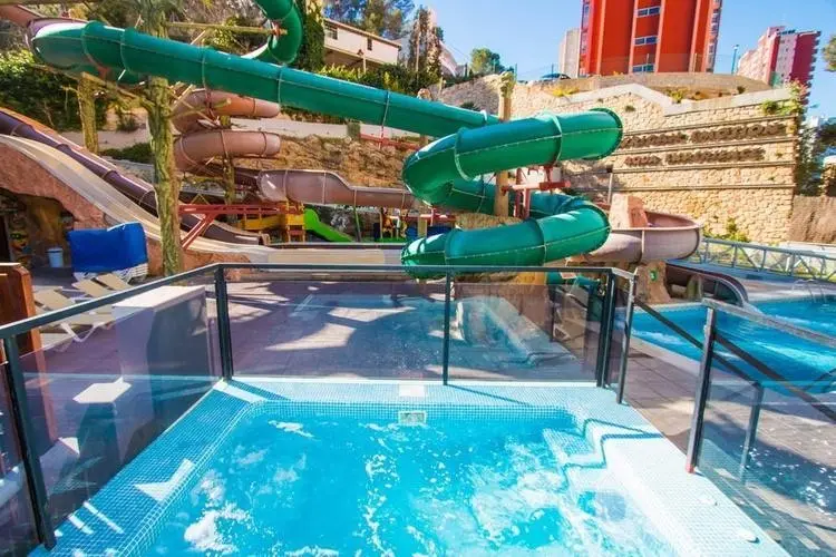 Basen w hotelu Magic Aqua Rock Gardens