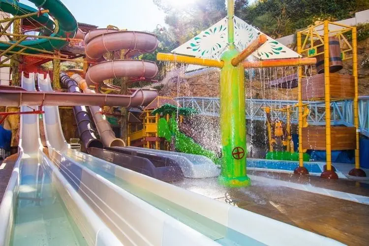 Basen w hotelu Magic Aqua Rock Gardens