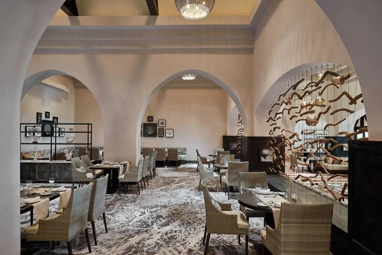 Restauracja i jedzenie w hotelu Marriott Hurghada
