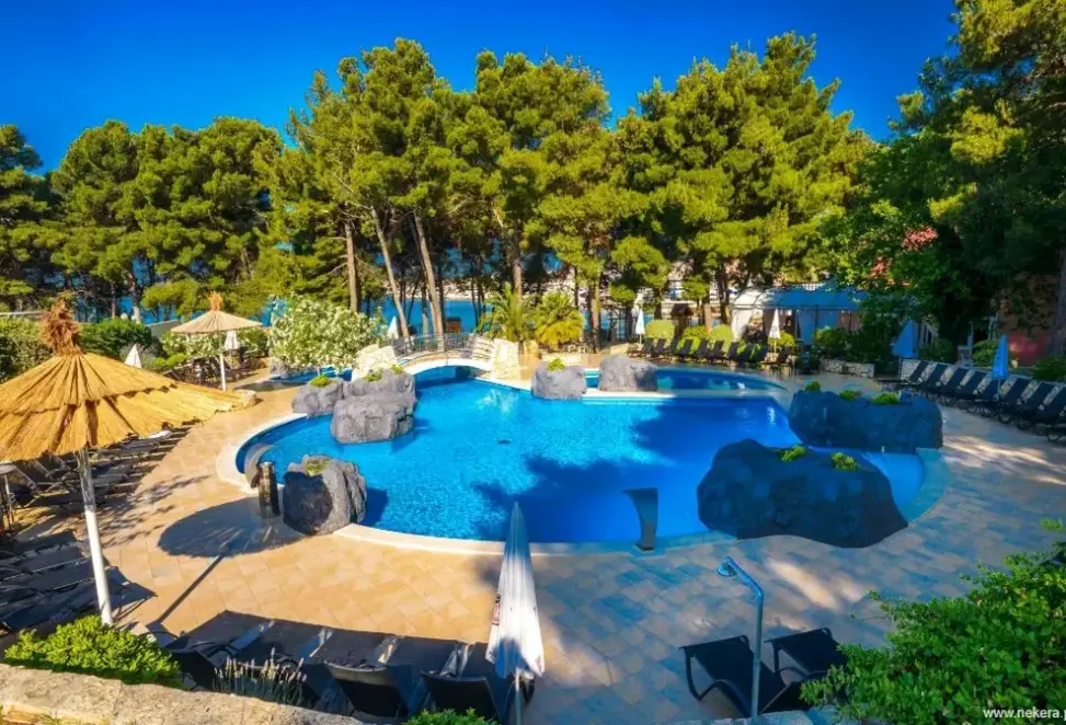 Basen w hotelu Matilde Beach Resort