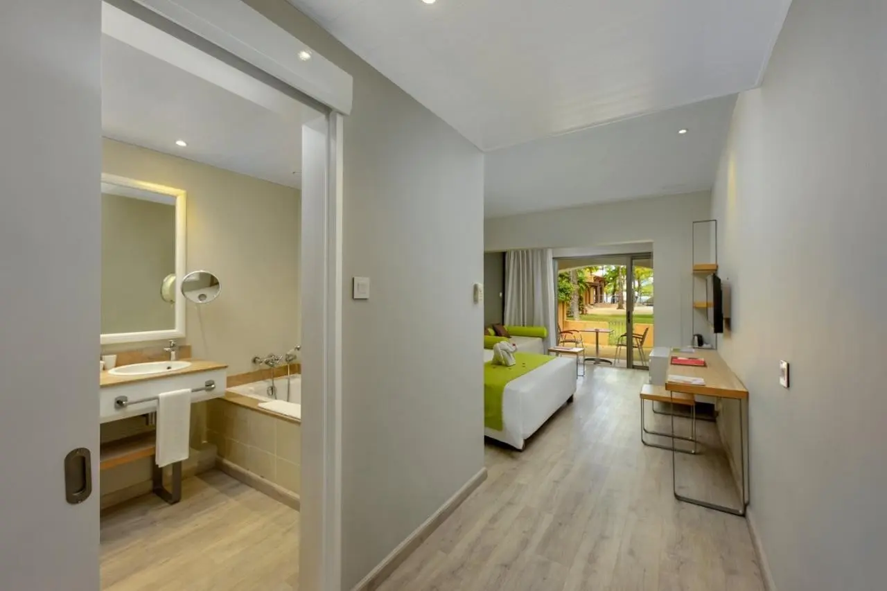 Mauricia Beachcomber Resort & SPA — MAURICIA BEACHCOMBER RESORT & SPA