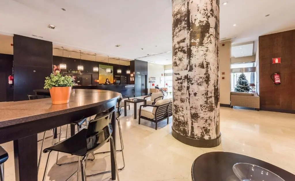 Lobby hotelu Mercader