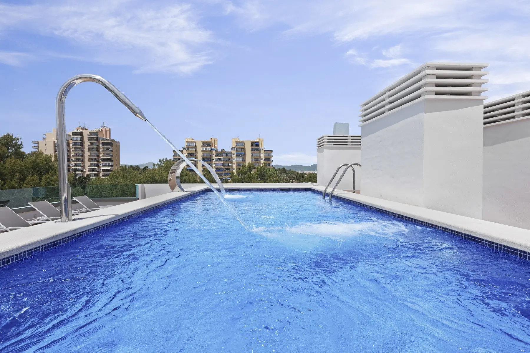 Metropolitan JUKA Playa Aparthotel — METROPOLITAN JUKA PLAYA APARTHOTEL