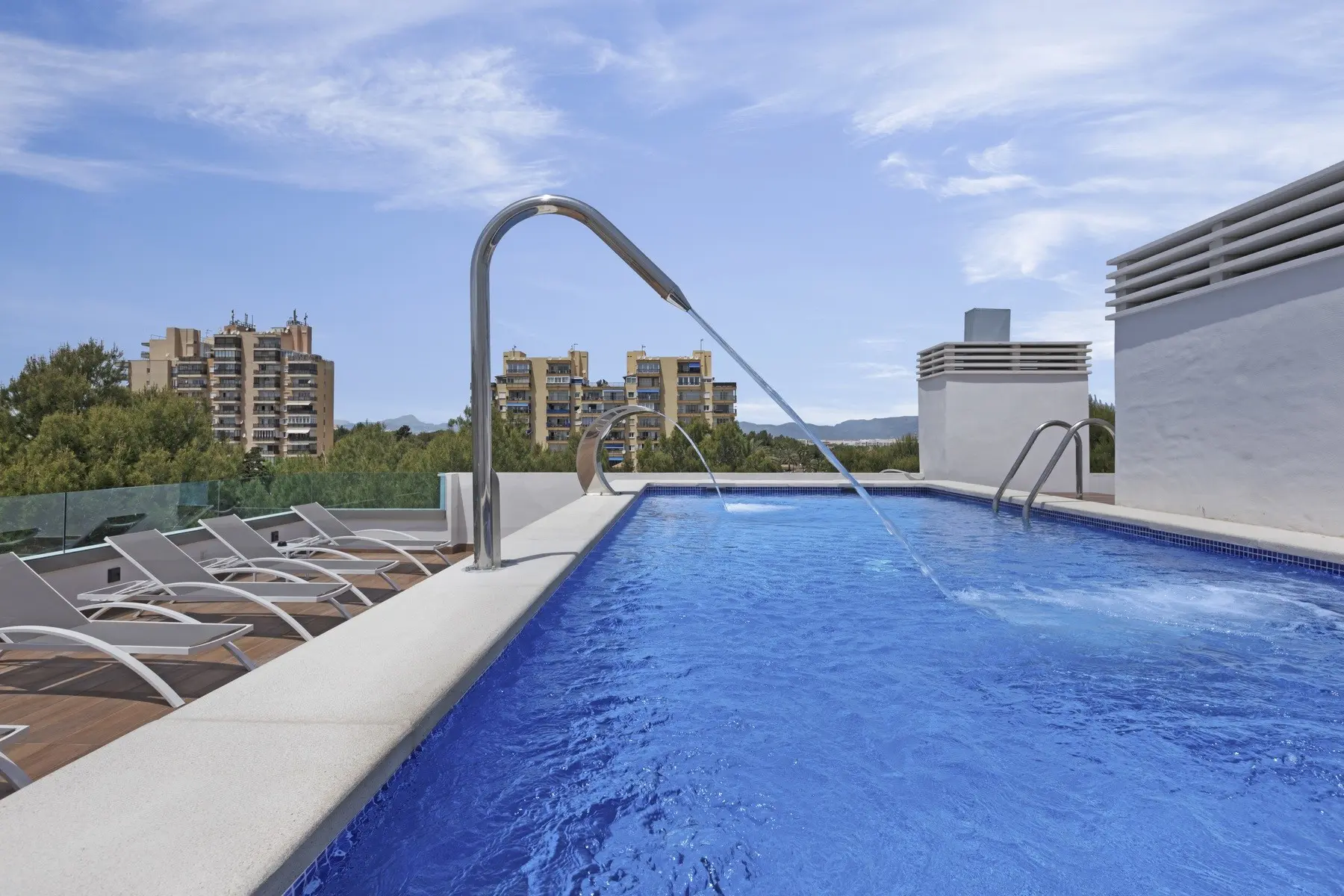 Metropolitan JUKA Playa Aparthotel — METROPOLITAN JUKA PLAYA APARTHOTEL