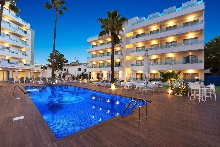 Hotel Metropolitan Juka Playa Aparthotel