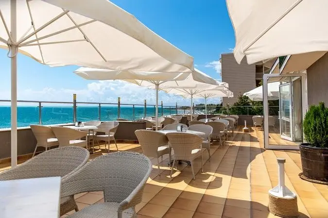 Restauracja i jedzenie w hotelu Mpm Hotel Arsena