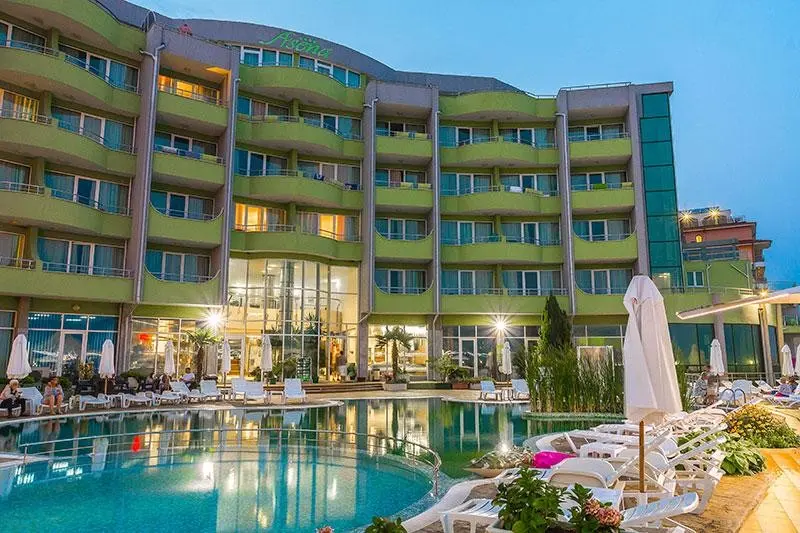 Basen w hotelu Mpm Hotel Arsena