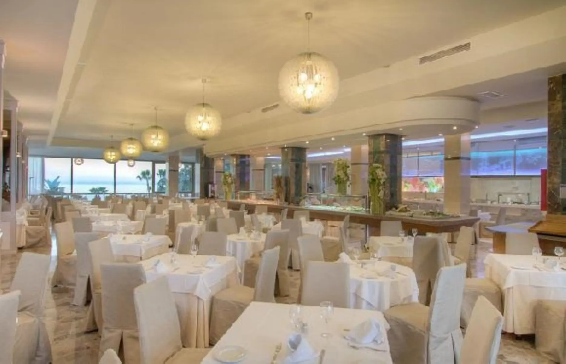 Restauracja i jedzenie w hotelu Ms Amaragua