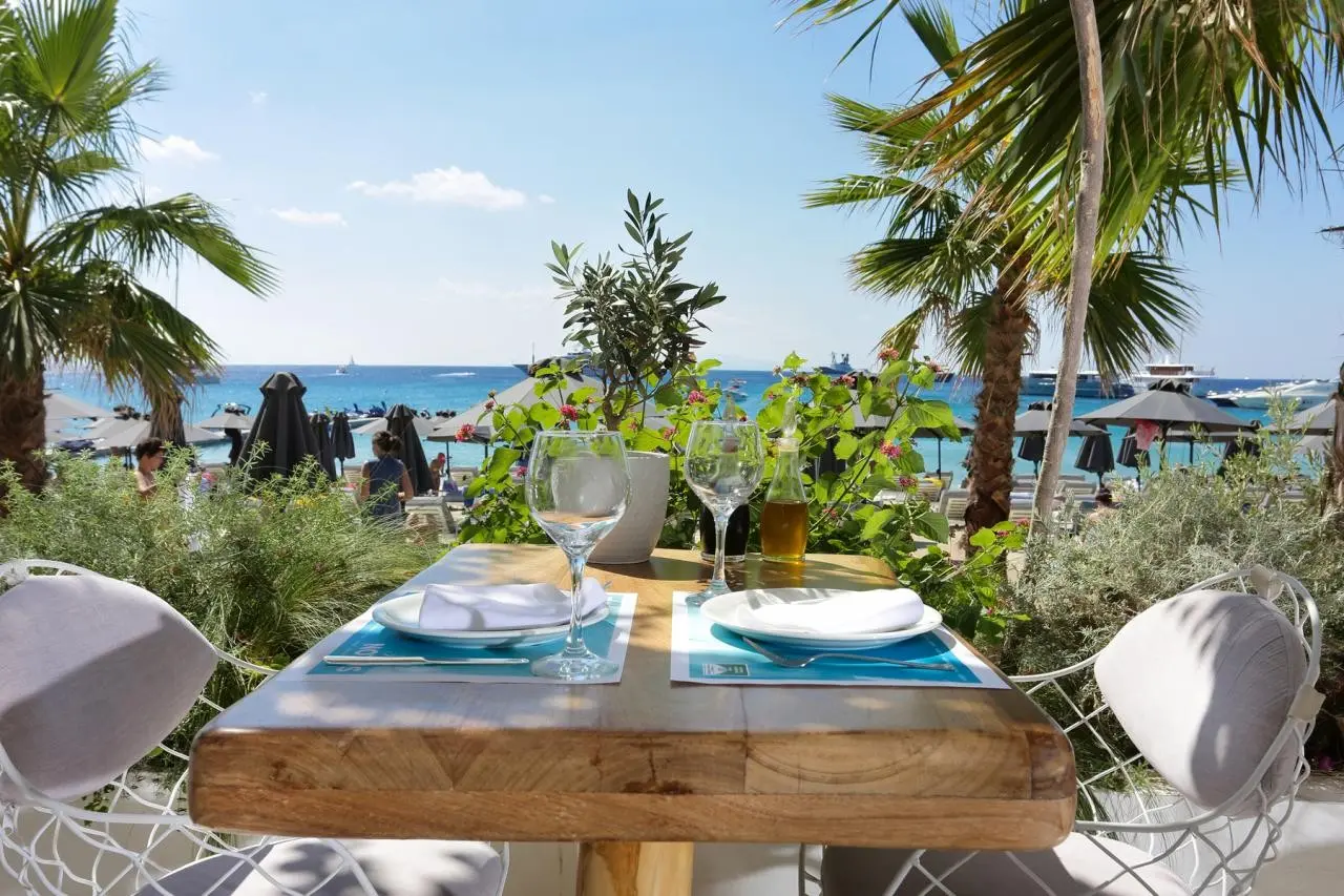 Mykonos Riviera Hotel and Spa — MYKONOS DOVE BEACHFRONT HOTEL