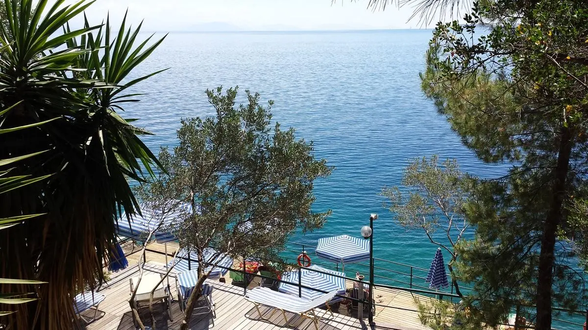 Plaża przy hotelu Nautilus Hotel