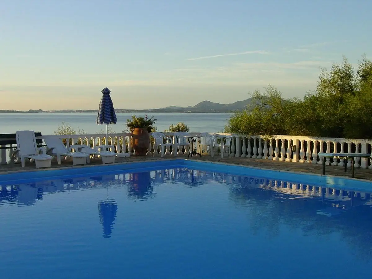 Basen w hotelu Nautilus Hotel