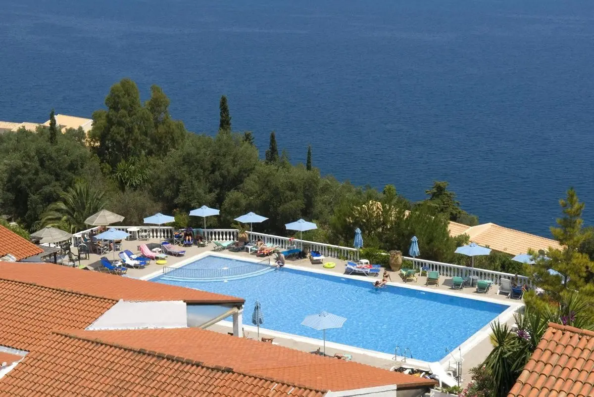 Basen w hotelu Nautilus Hotel