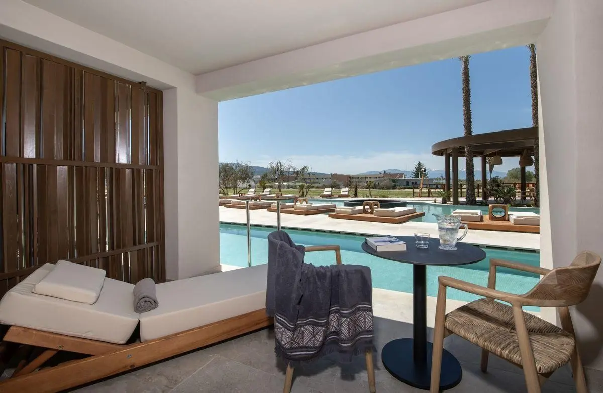 Basen w hotelu Nema Design Hotel & Spa