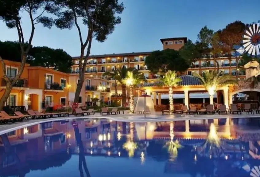 Basen w hotelu Occidental Playa de Palma