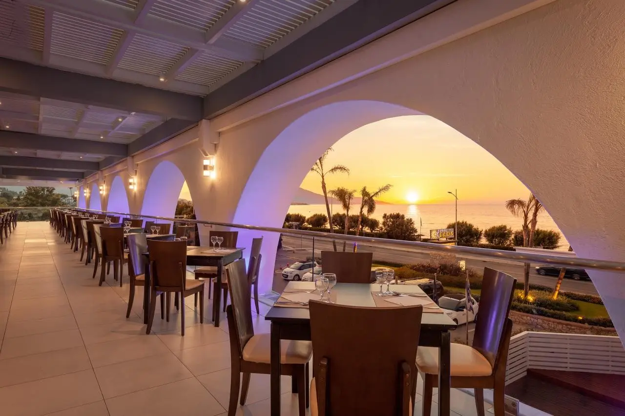 Restauracja i jedzenie w hotelu Oceanis
