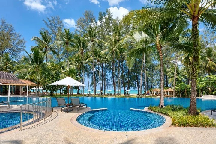 Hotel Outrigger Khao Lak Beach Resort (ex. Manathai Khao Lak) w Tajlandia (Wybrzeże Andamańskie) - oferta last minute
