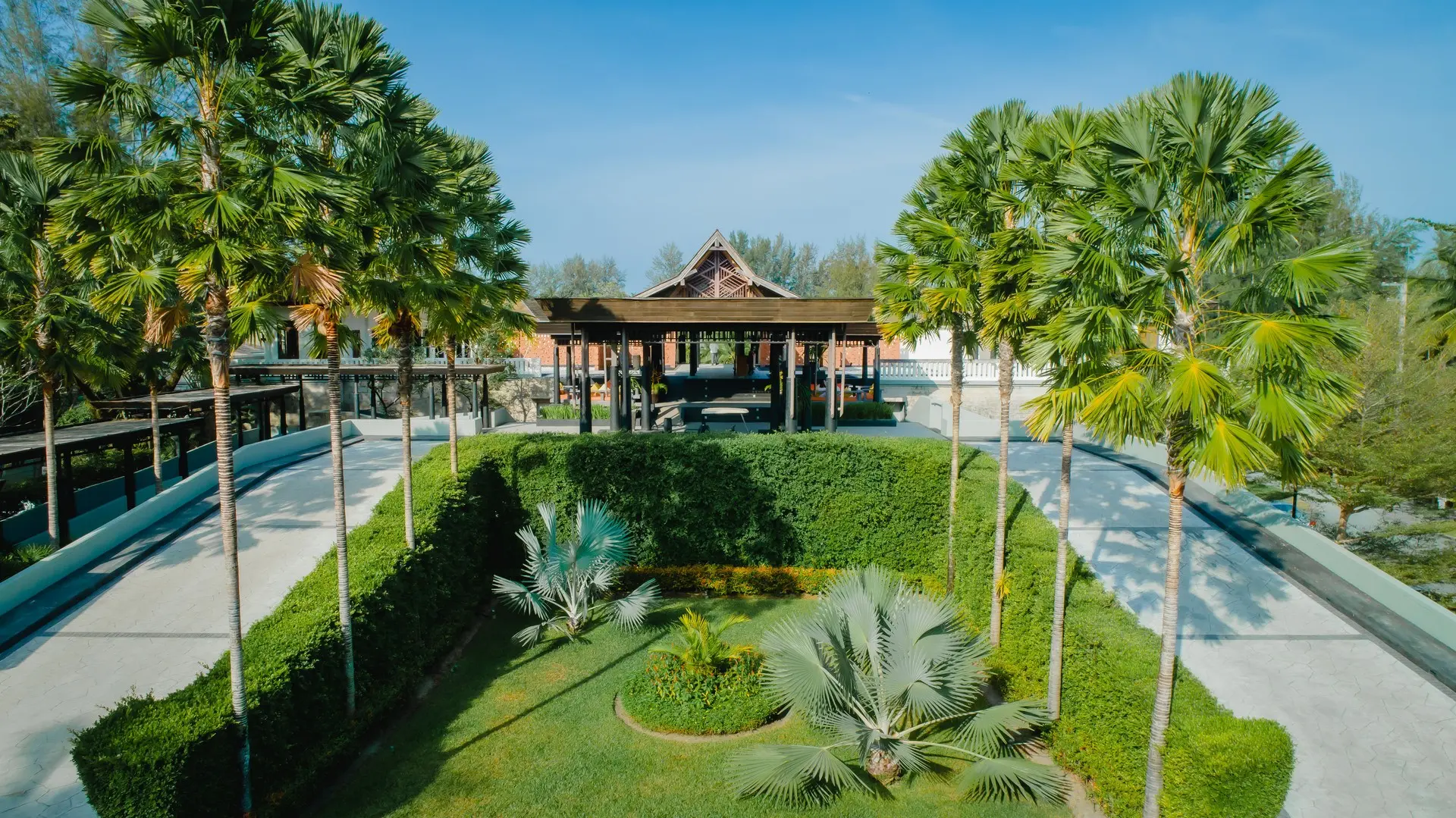 Outrigger Khao Lak Beach Resort — OUTRIGGER KHAO LAK BEACH RESORT
