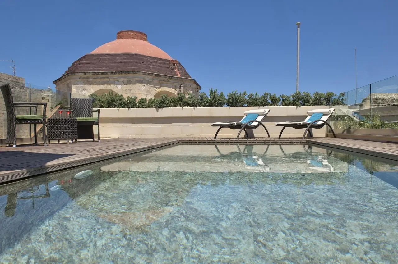 Palazzo Consiglia — PALAZZO CONSIGLIA