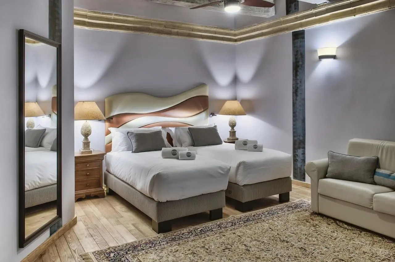 Palazzo Consiglia — PALAZZO CONSIGLIA