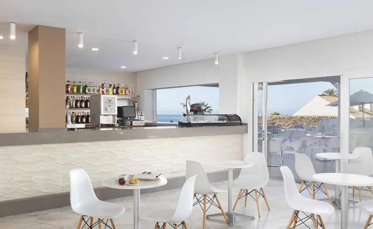 Restauracja i jedzenie w hotelu Palia La Roca